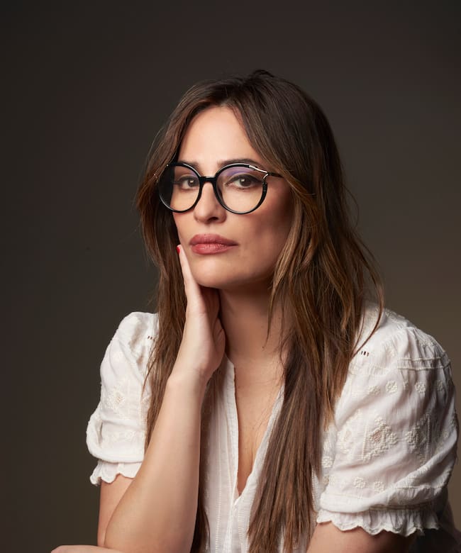 Pola Oloixarac